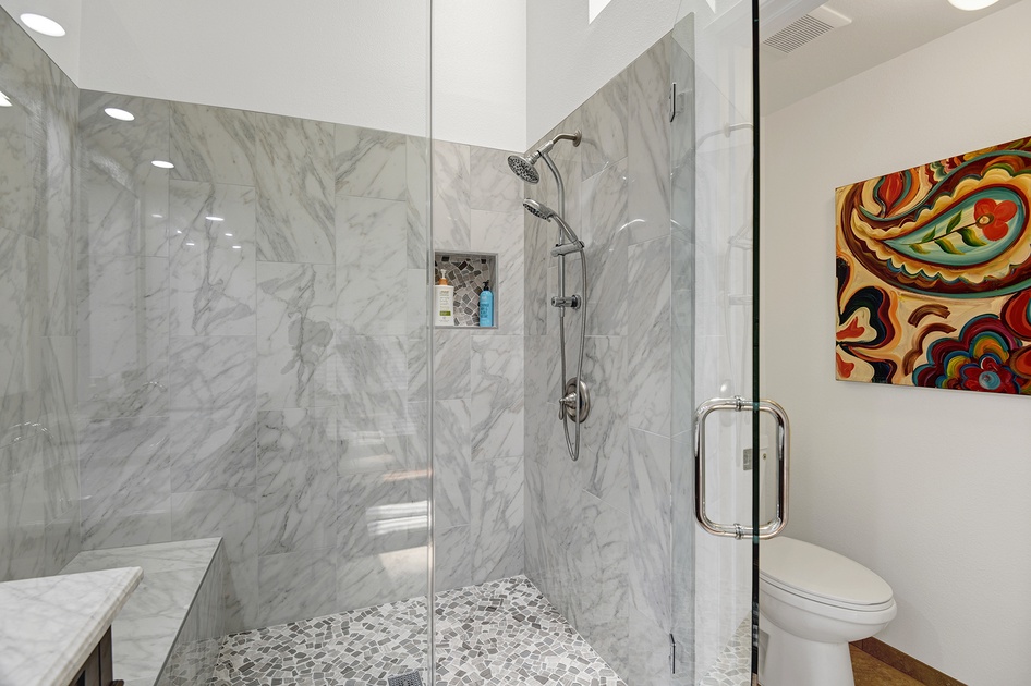 MAIN BATHROOM