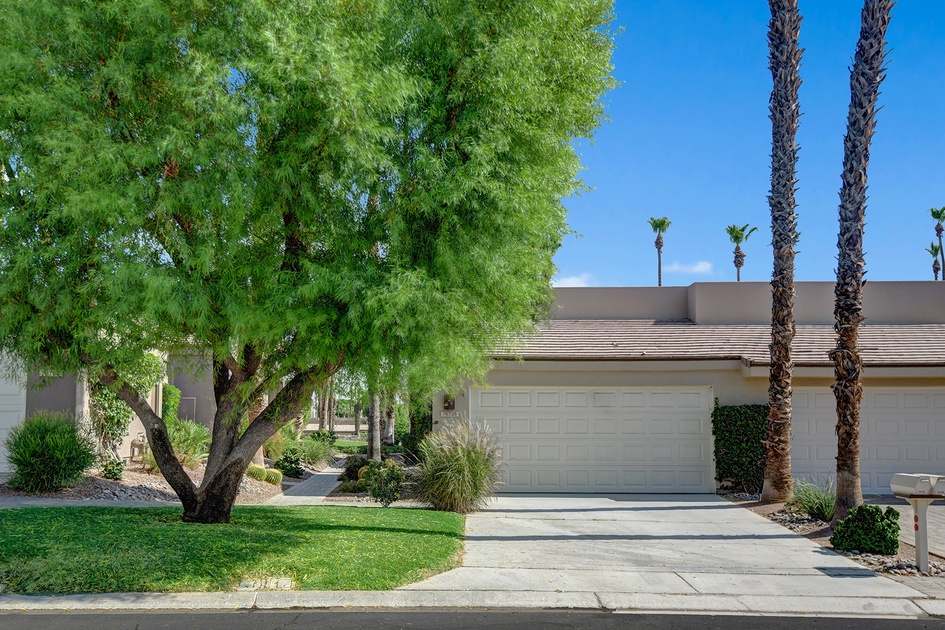 FRONT OF HOME.jpg mls