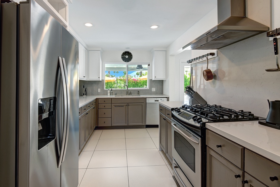 KITCHEN