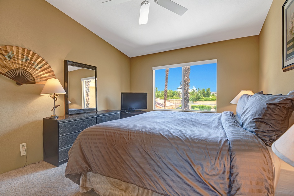 PRIMARY BEDROOM CONTINUED.jpg mls
