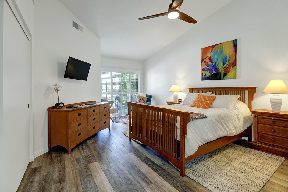 MAIN BEDROOM