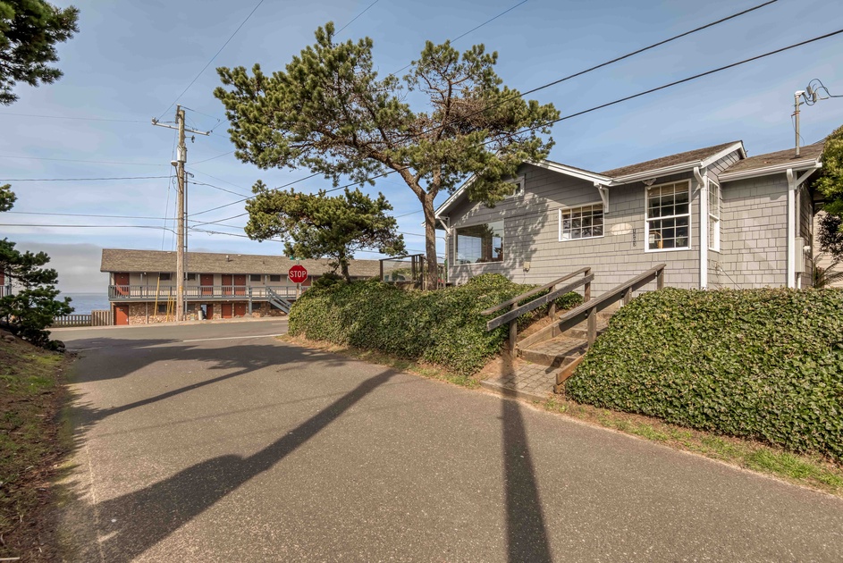 Surf Shack  2 Bedroom House in Lincoln City, OR