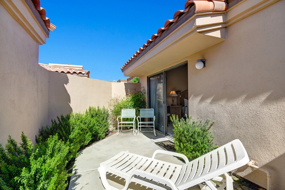 MAIN BEDROOM PATIO.jpg mls