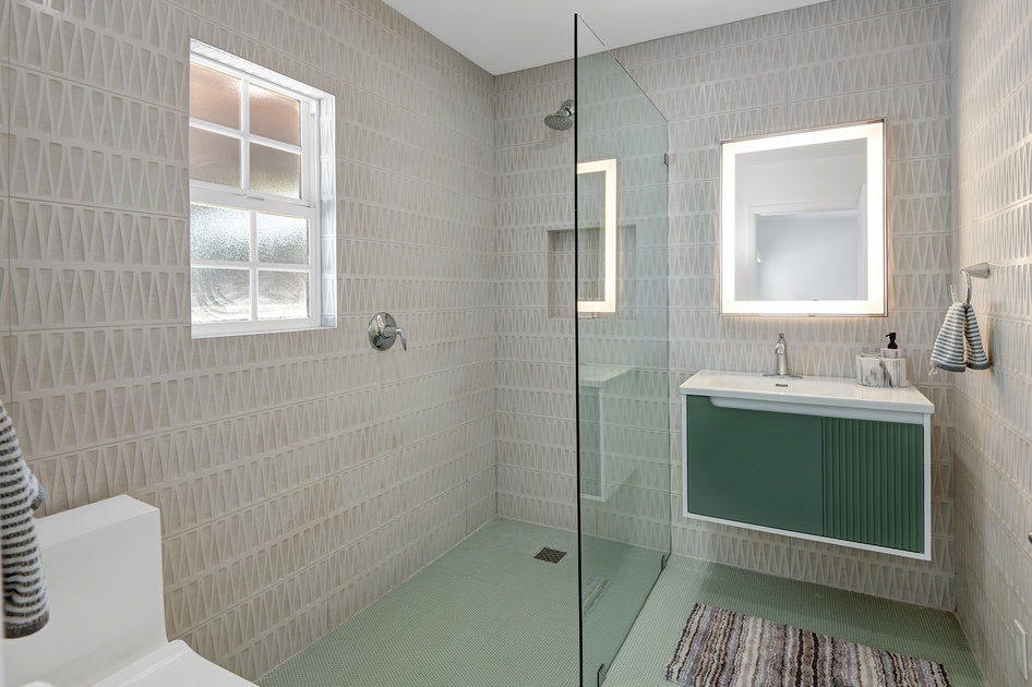 POOL BATHROOM