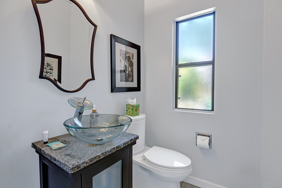 POWDER ROOM