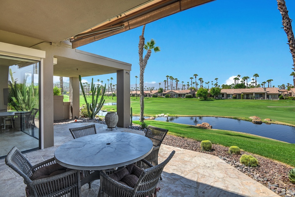 VZ955- Palm Valley Luxe Haven