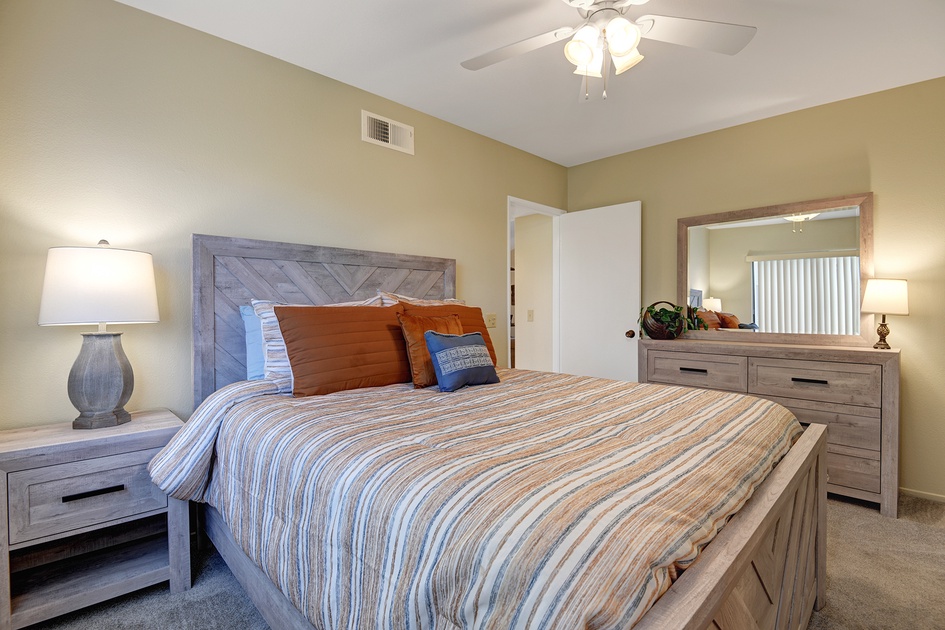 GUEST BEDROOM REVERSE.jpg mls