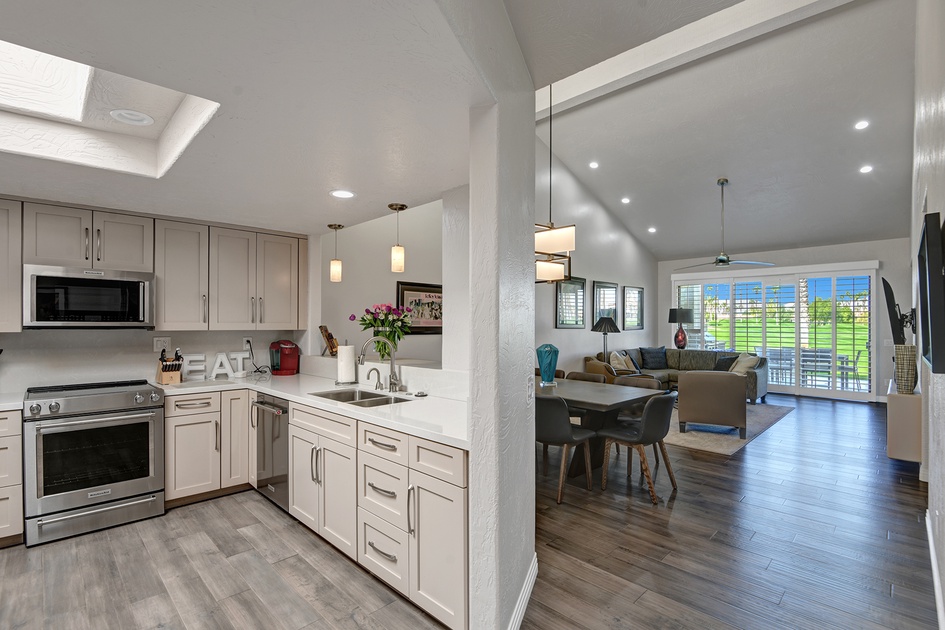 KITCHEN