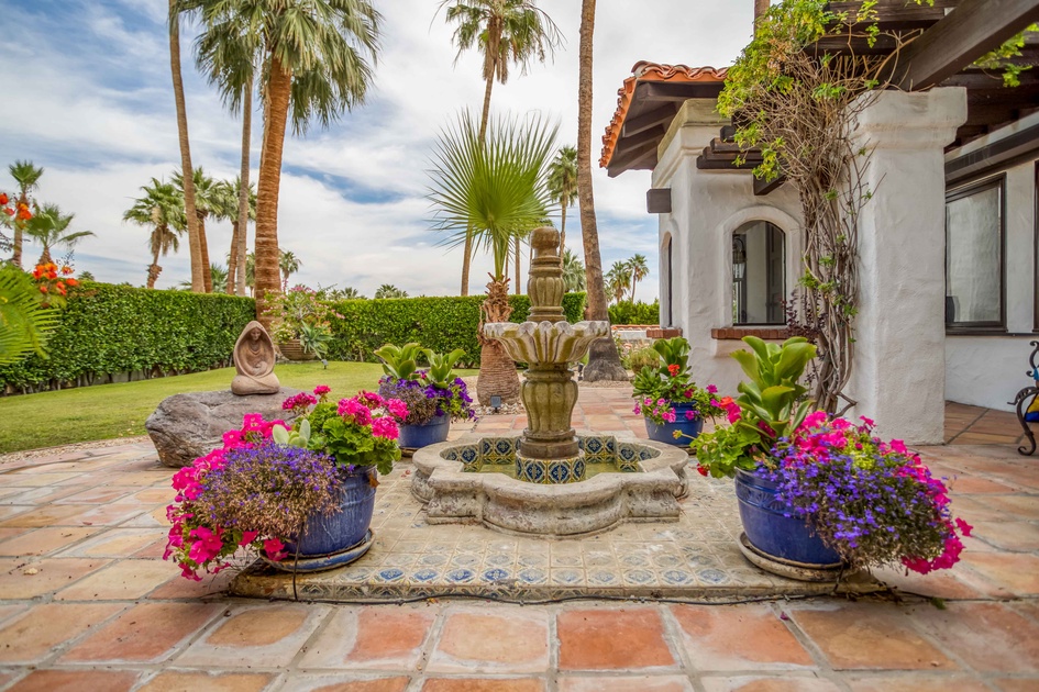 Casa Grande-Garden Fountain