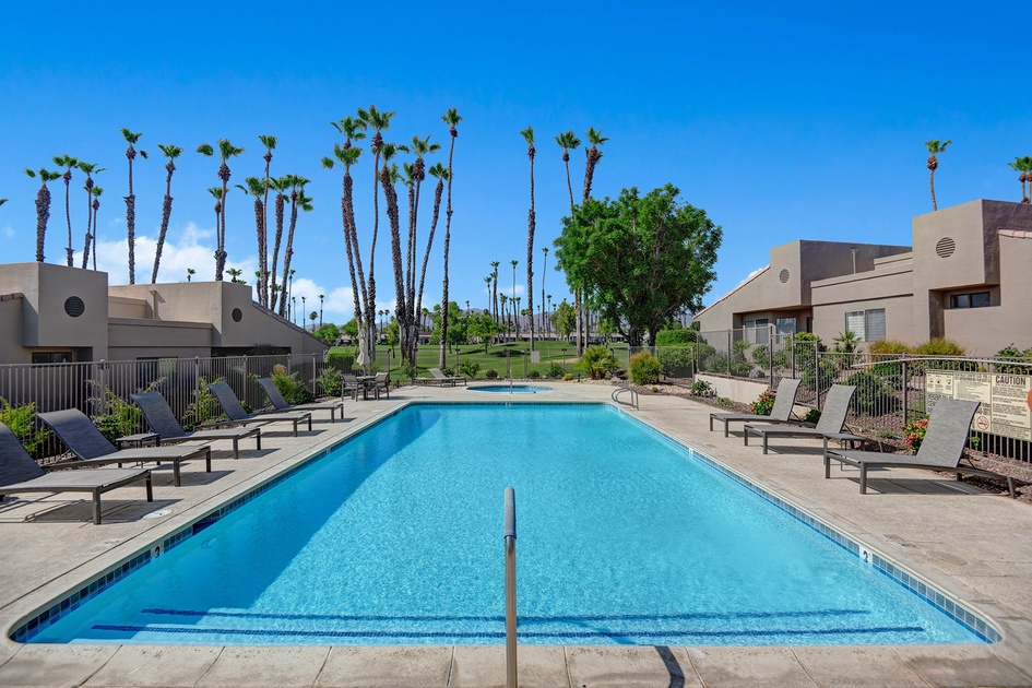 POOL.jpg mls
