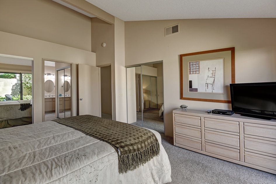 MAIN BEDROOM