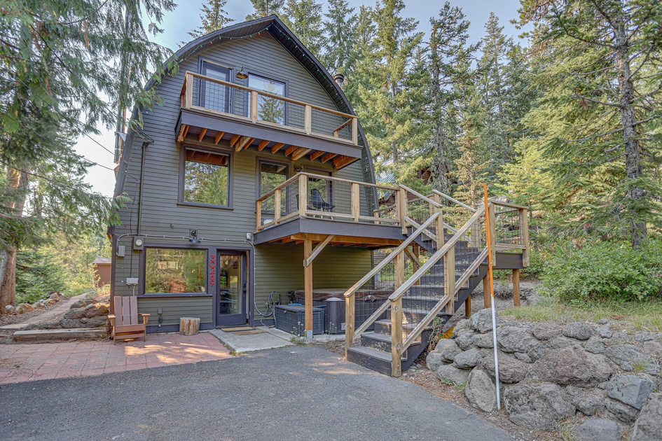 The Bow Roof Cabin