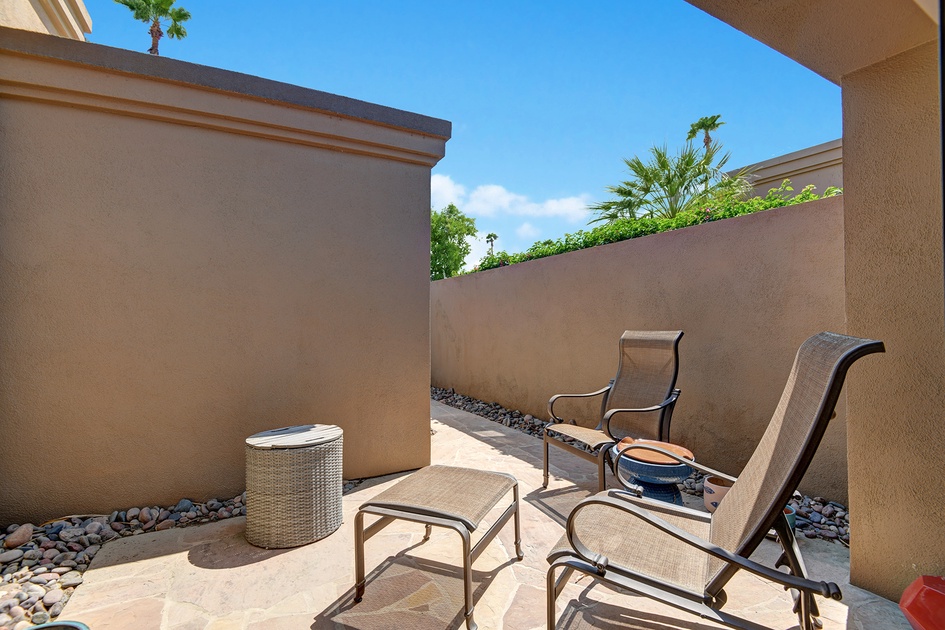 MAIN BEDROOM PATIO.jpg mls