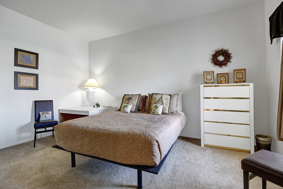 GUEST BEDROOM.jpg mls