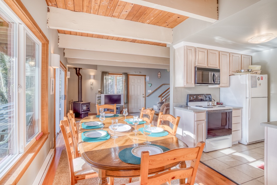 38445 Reed 3 Bedroom House in Manzanita, OR