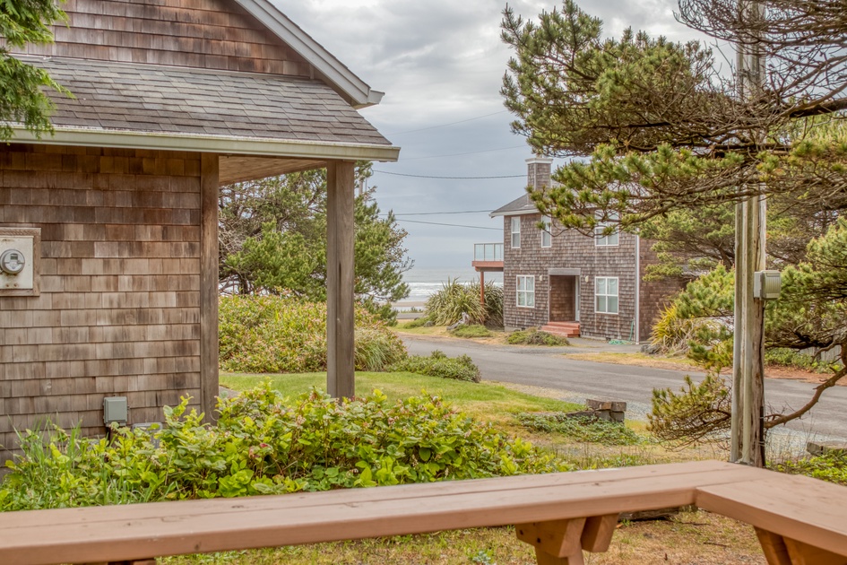 Paradise (MCA 663) 2 Bedroom House in Manzanita, OR