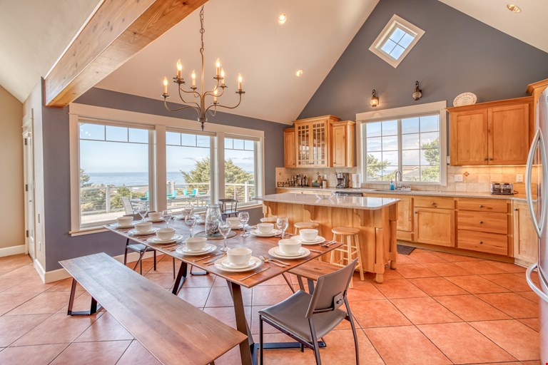 Cape Cod Northwest | 5 Bedroom House in Lincoln City, OR