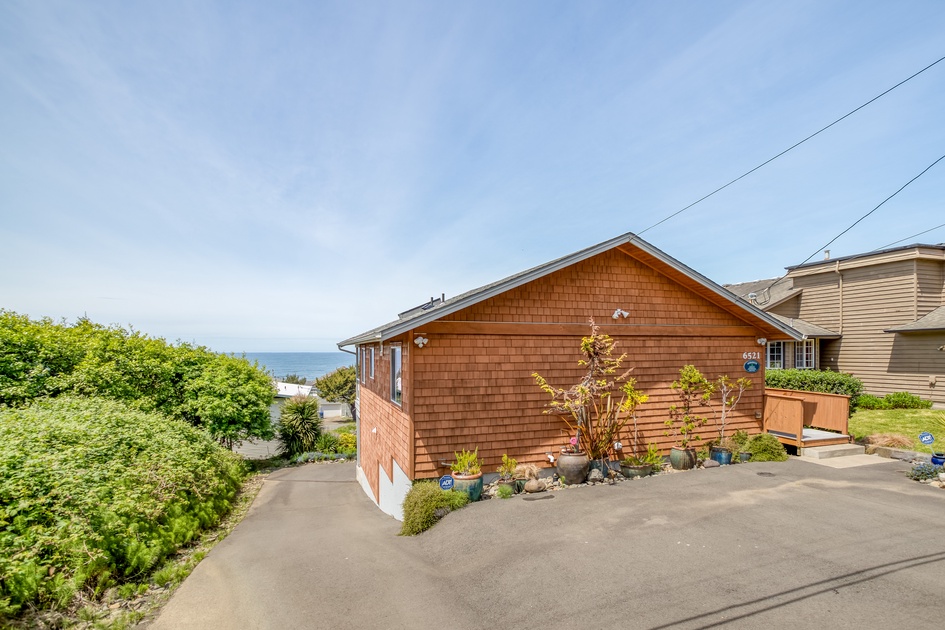 The Wheelhouse | 3 Bedroom House in Lincoln City, OR