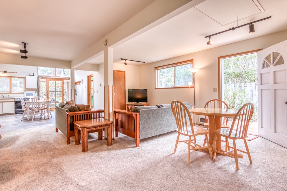 Paradise (MCA 663) 2 Bedroom House in Manzanita, OR