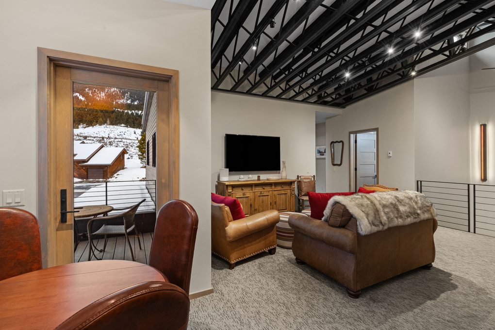 Cozy Upstairs Den with Balcony