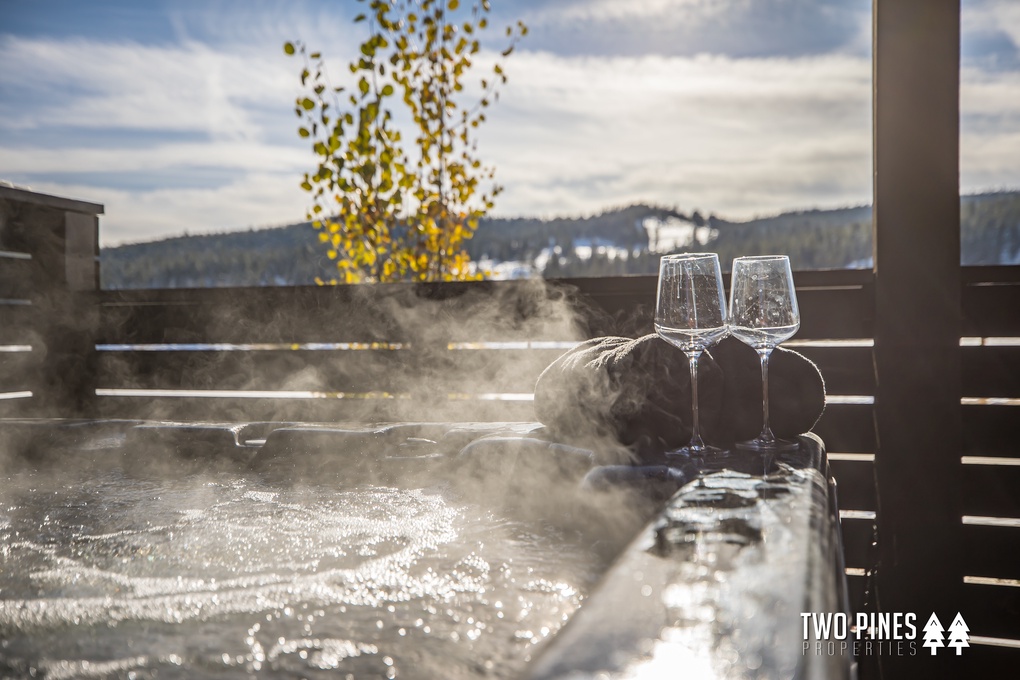 Hot Tub with Mountain Views