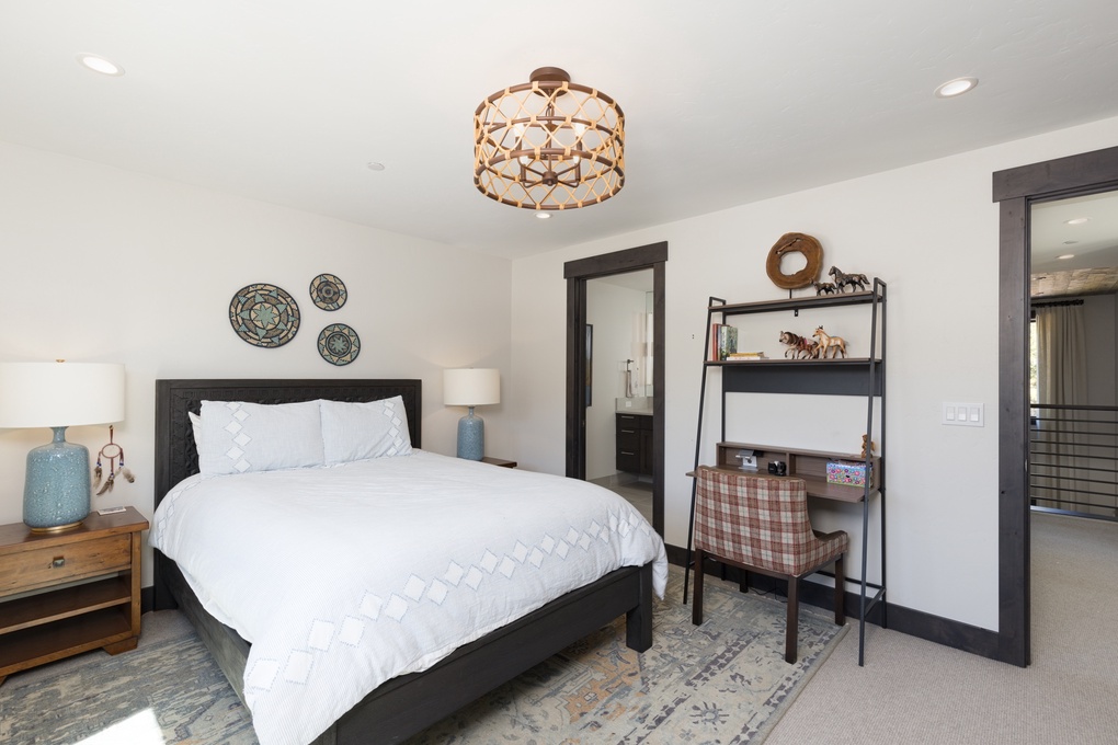 Upstairs Guest Bedroom 1 w. En-Suite and Work Space