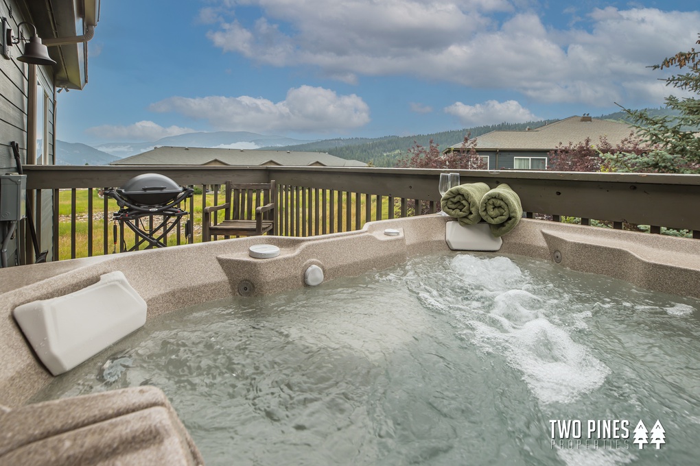 Hot tub and Grill on Private Deck