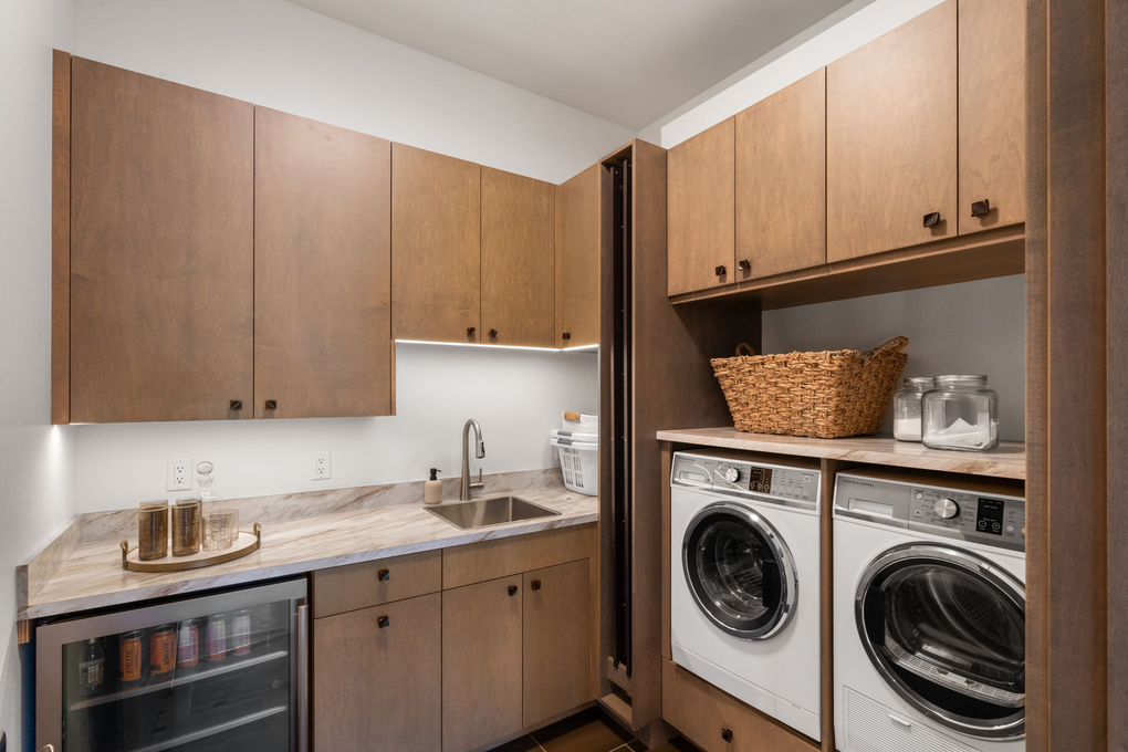 Laundry Room w Wet Bar & Mini Fridge