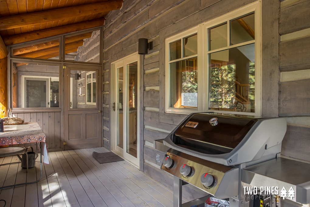 Screened in Deck with New Gas Grill