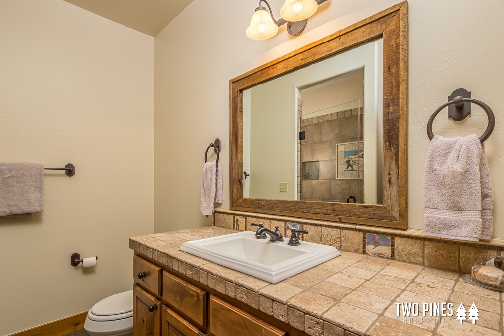 Shared En Suite Bathroom