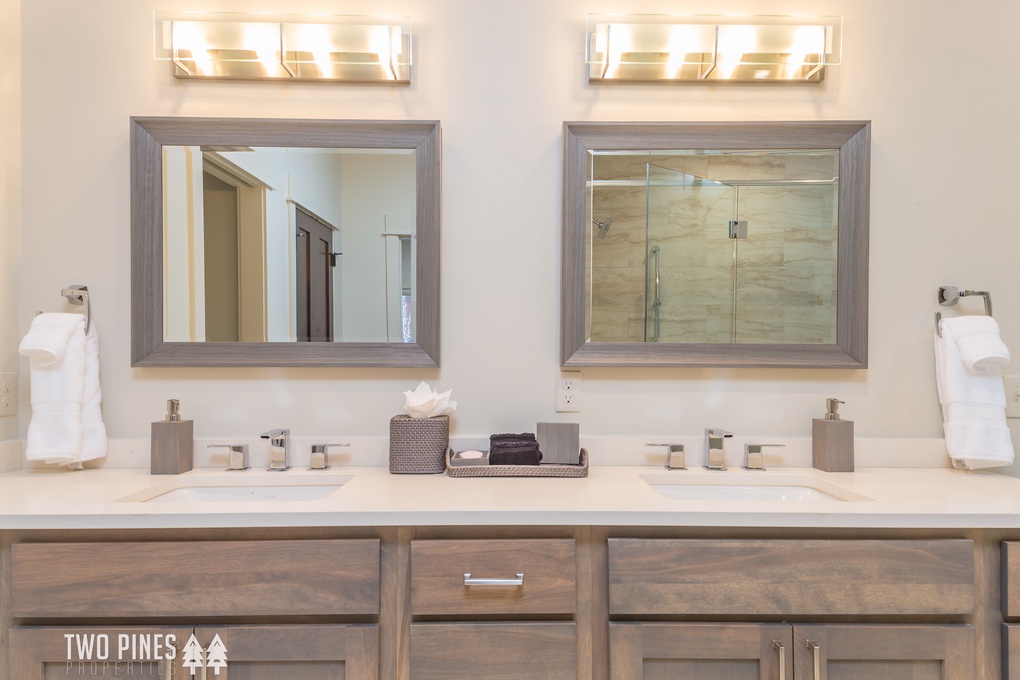 Primary En suite with double vanity
