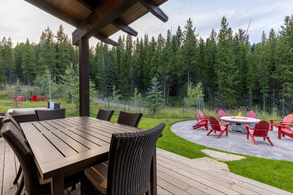 Private Deck with Grill, Seating, Hot Tub and Firepit