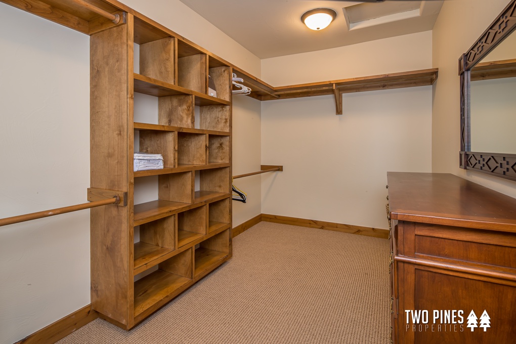 Walk-in Closet