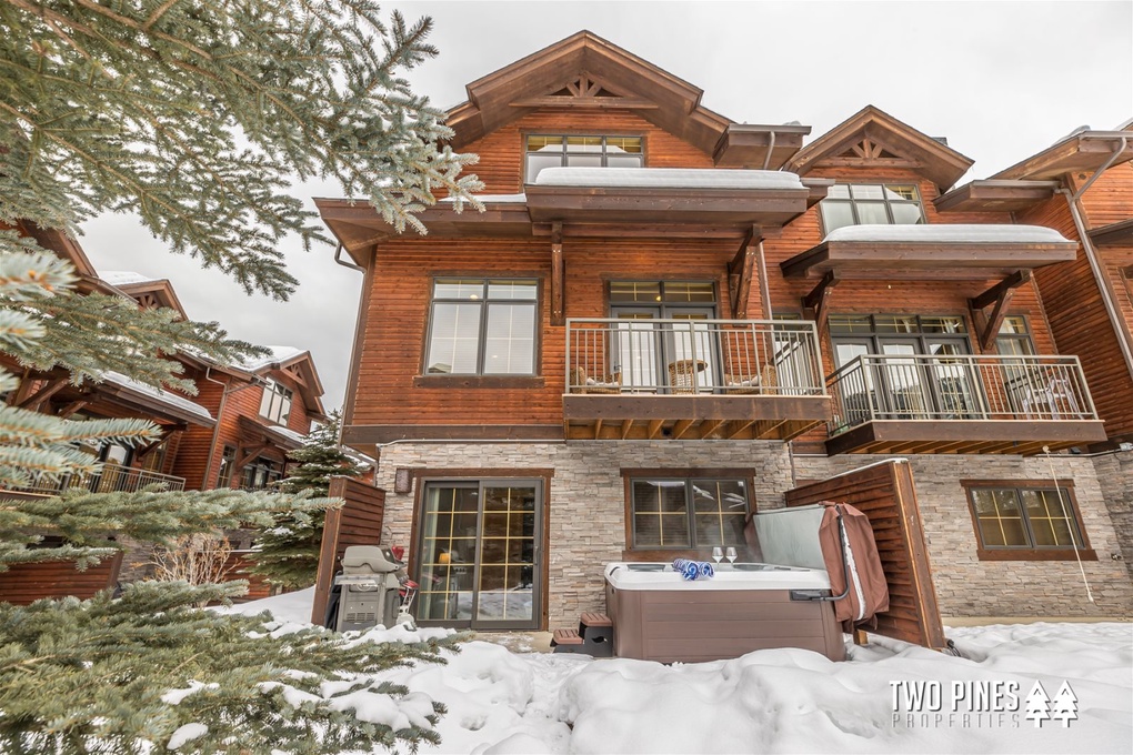 Beautiful Home with Private Hot Tub