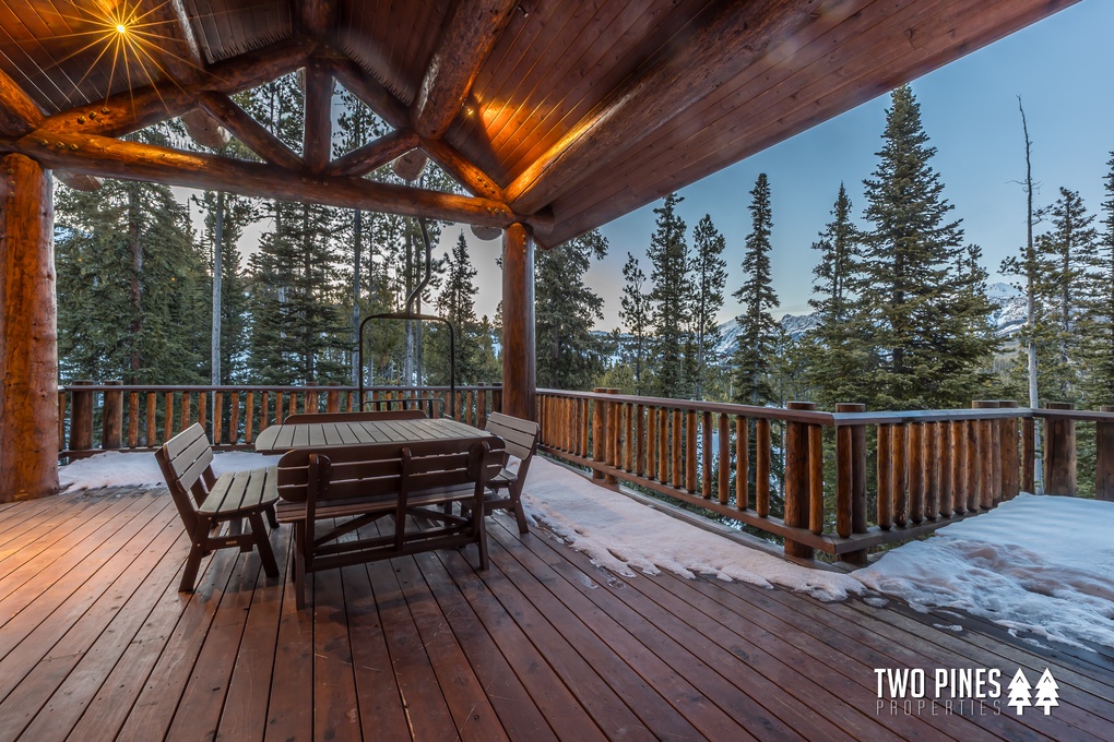 Private Deck with Amazing Views