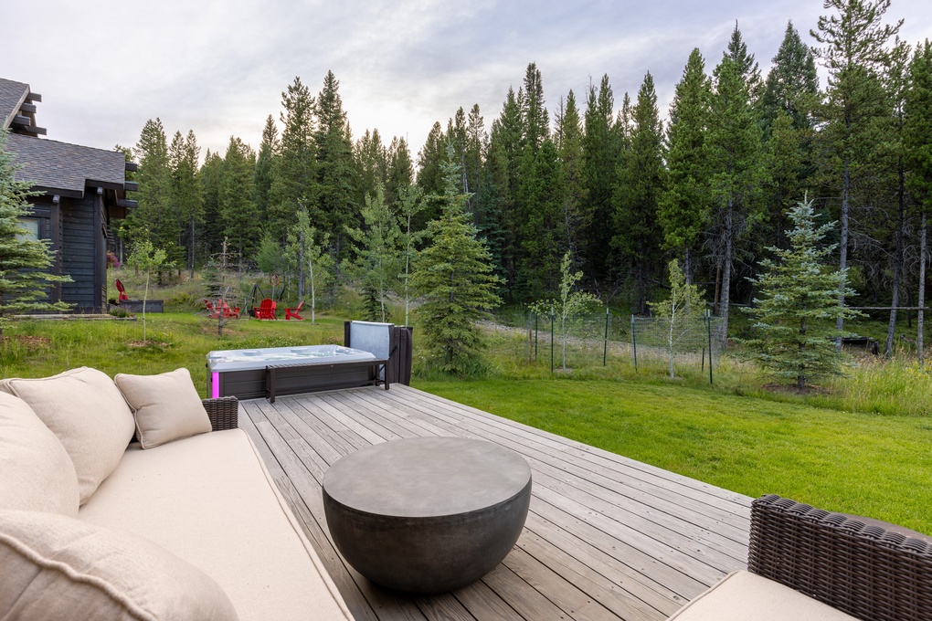 Private Backyard with Hot Tub, Firepit, Grill and Seating