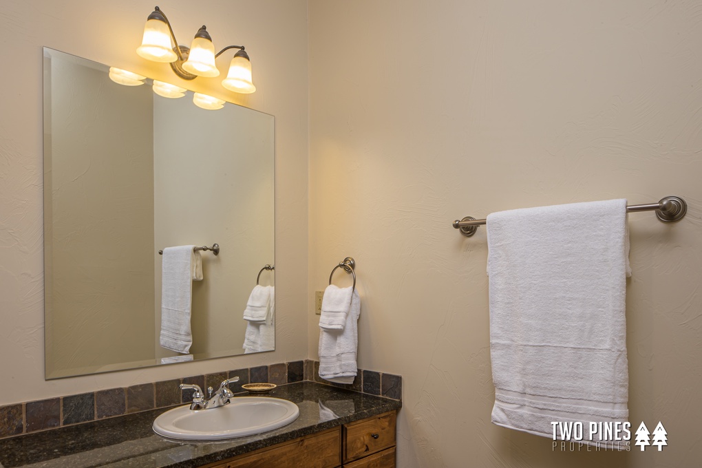 Full Bathroom with Shower/Tub Combo