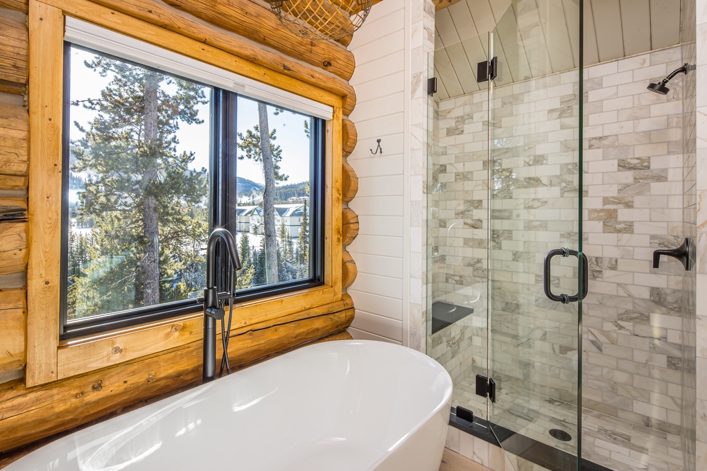 Soaking Tub & Walk-in Shower