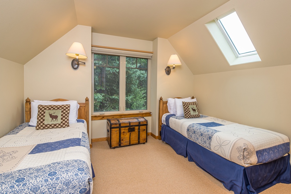 Second Level Bedroom with Two Twin Beds