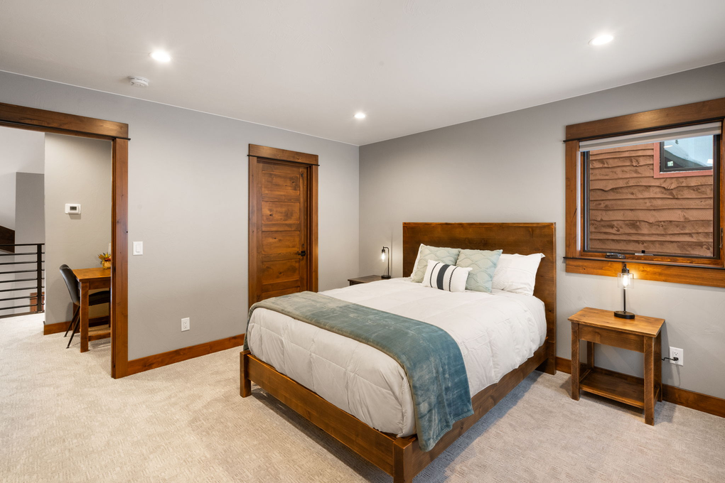 Guest Bedroom 2 with Queen Bed (third floor)