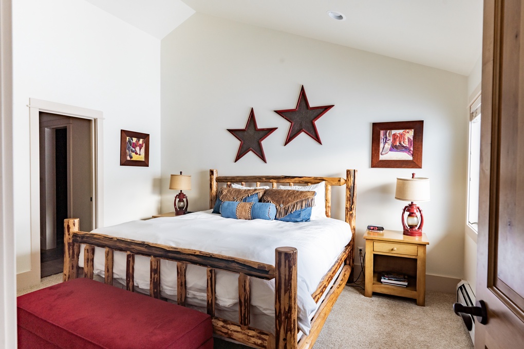 Upstairs King Bedroom