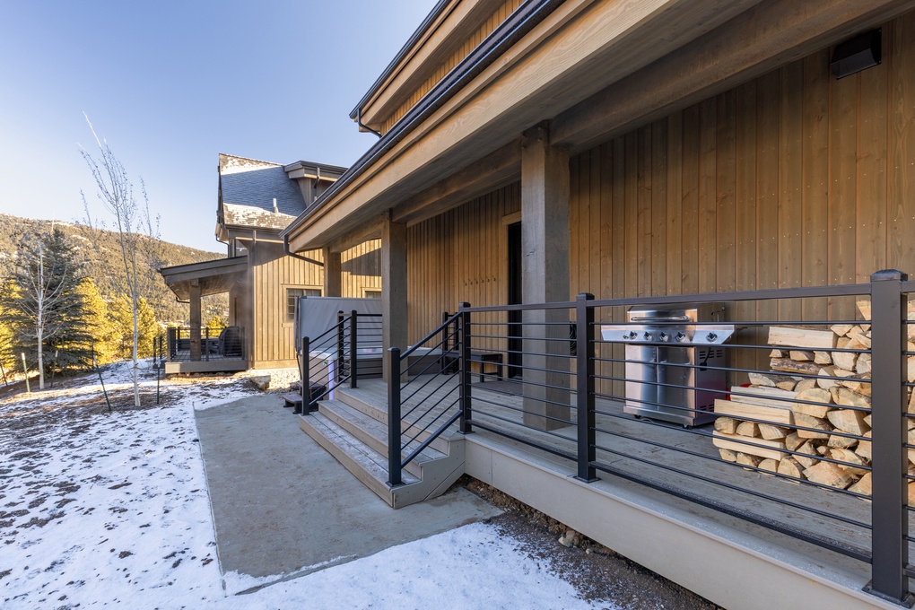 Deck with Grill