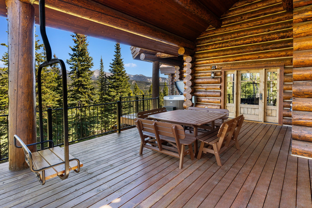 Private Deck
