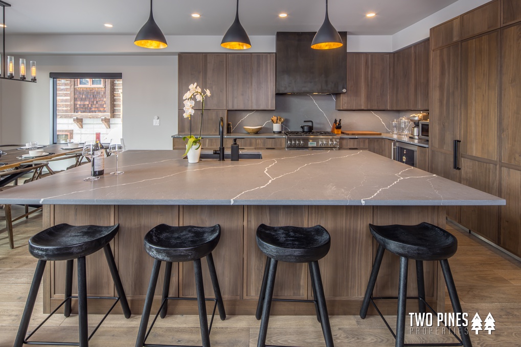 Dining Room with Seating for 8, Additional Bar Style