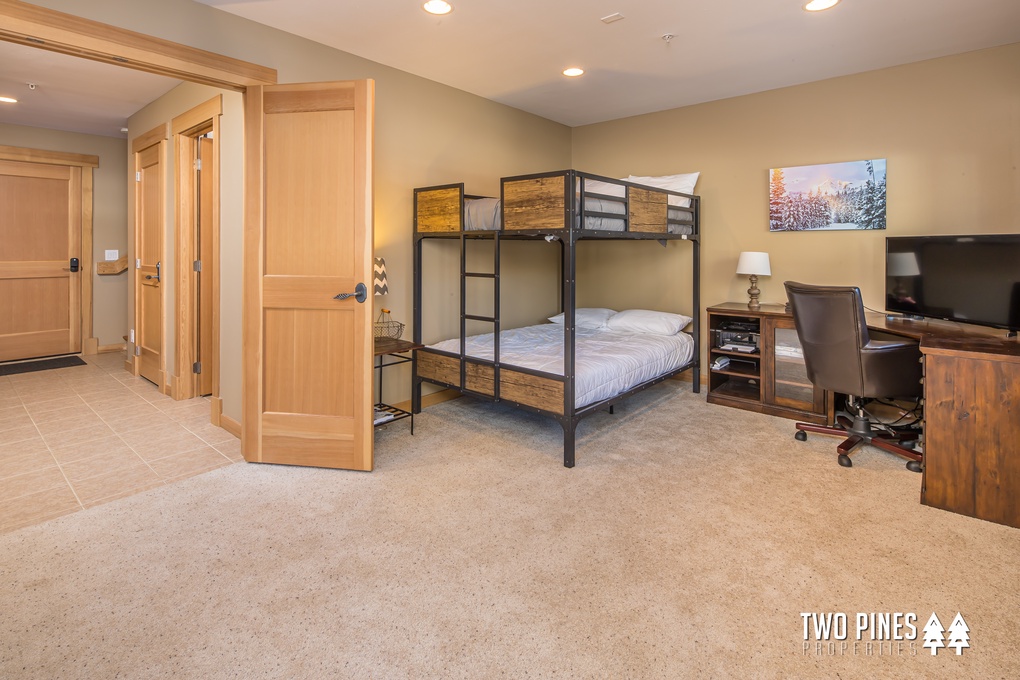 Bunk Bedroom with two Full Beds