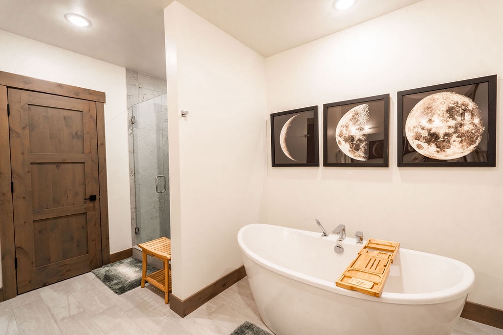 Primary King En Suite