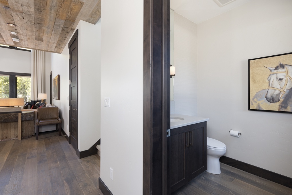 Main Floor Entryway Half Bath