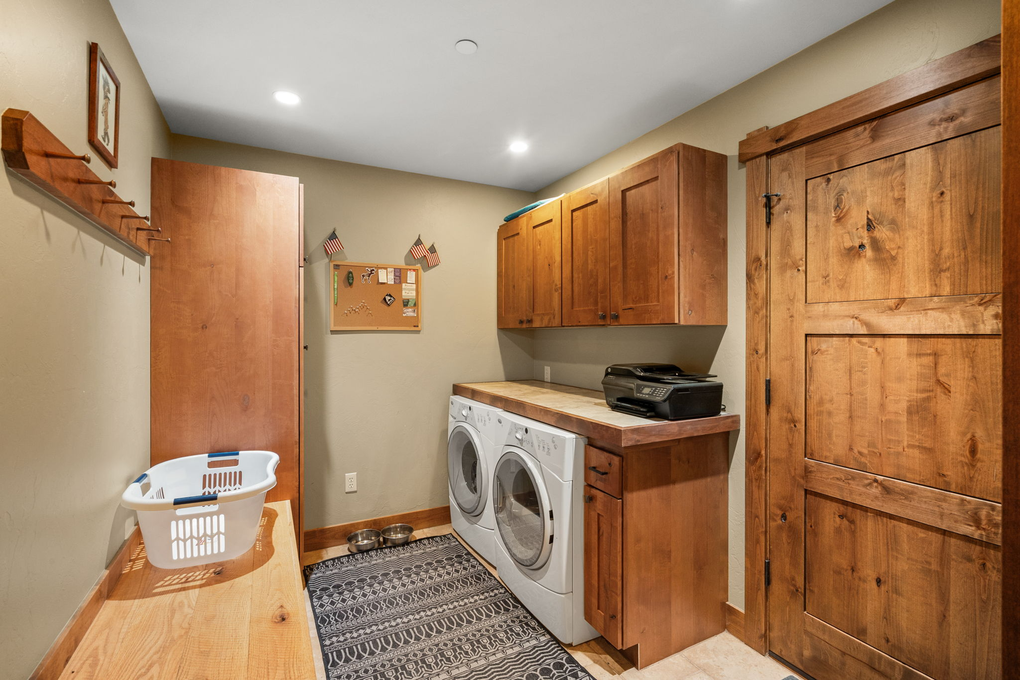 Garage Entrance and Laundry Room