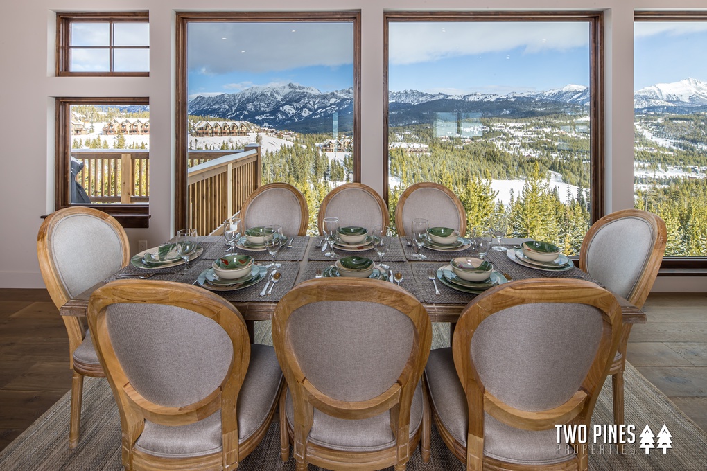 Enjoy Breathtaking Views While Dining with Friends and Family