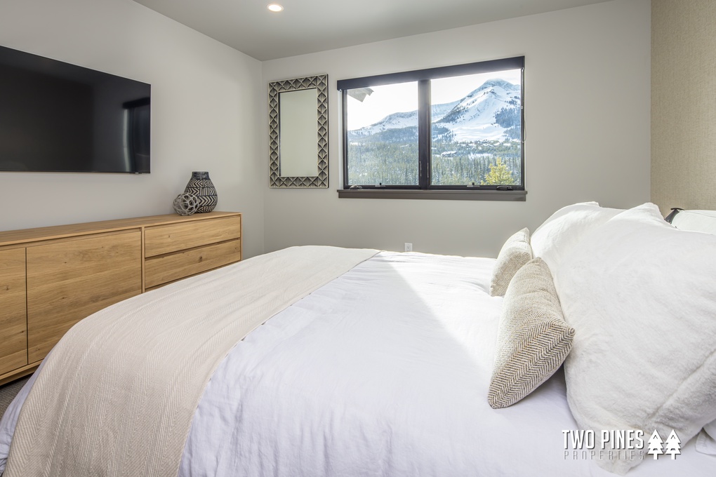 Queen Guest Bedroom